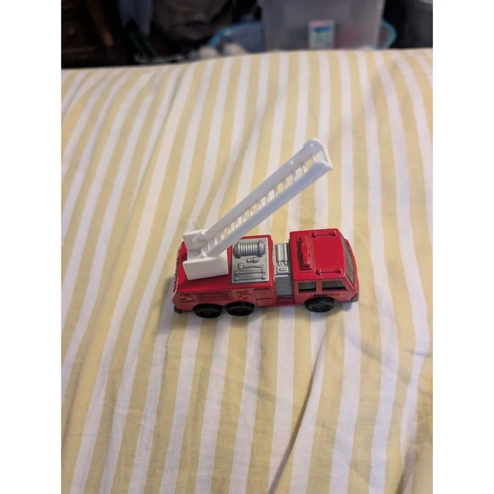 1992 Vintage Mini Tonka Metal and Plastic Fire Engine Ladder Truck Damaged